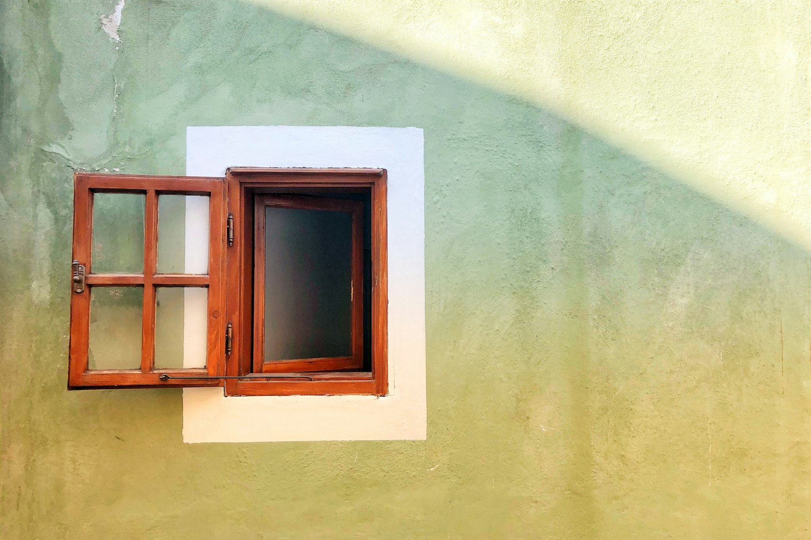 Detalle de ventana y fachada